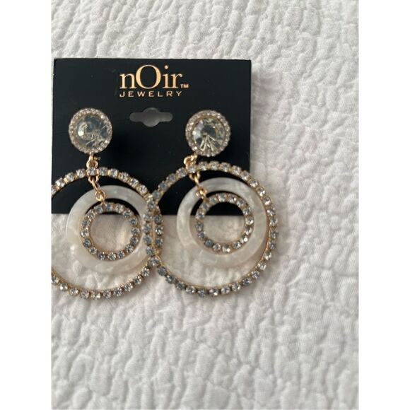 NWT Faux Diamond Rhinestone Drop Earrings - Picture 2 of 3